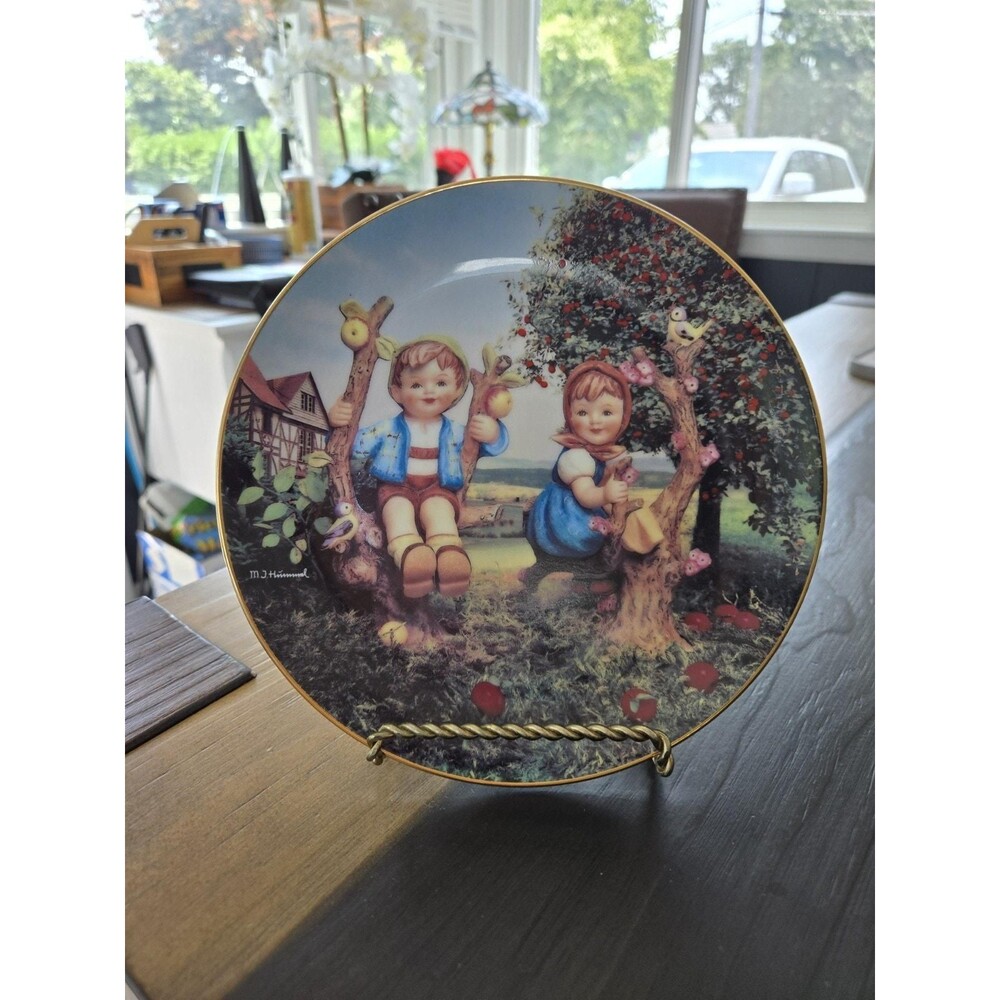 Hummel Goebel Collector Plate Vintage "Little Companions-apple tree boy and girl
